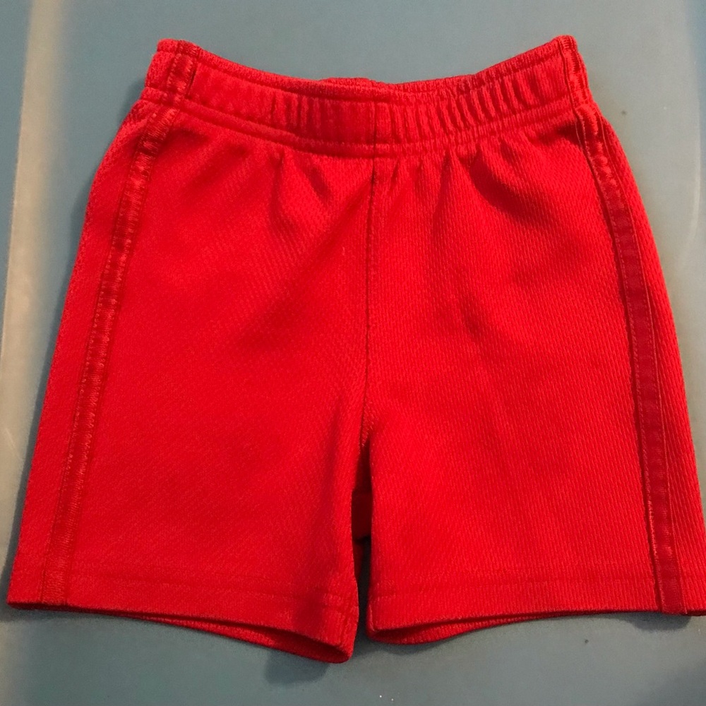 4 pair Bundle / Boys size 18 months shorts /brands in photos /all $7.00